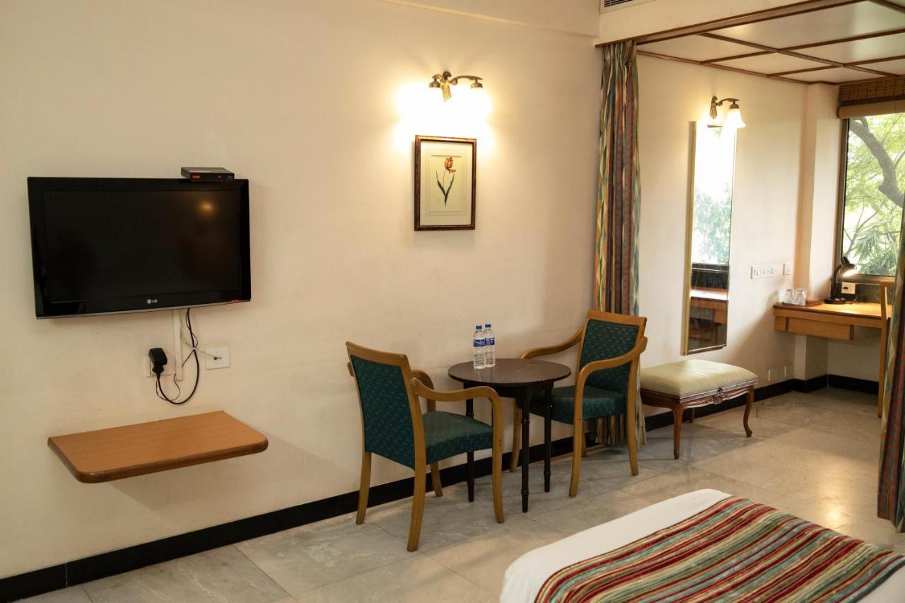 Bell Hotel Sivakāsi Kültér fotó