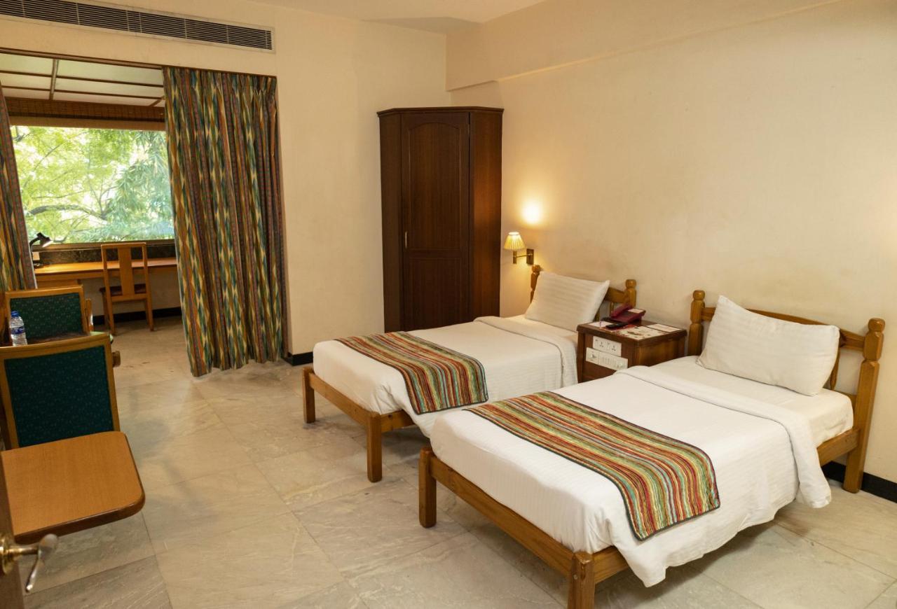 Bell Hotel Sivakāsi Kültér fotó